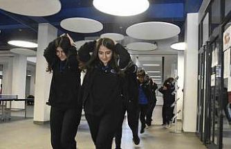 Bitlis’teki okullarda deprem tatbikatı yapıldı