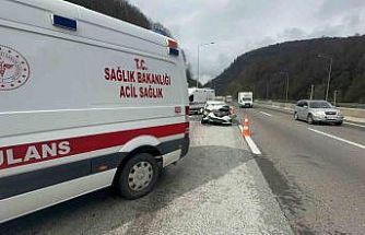 Bolu Dağı Tüneli’nde otomobille kamyonet çarpıştı: 2’si çocuk 4 yaralı