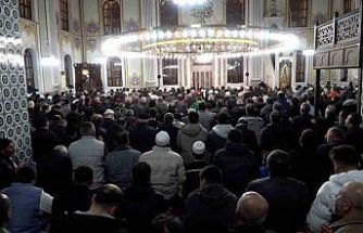 Bolu’da Kadir Gecesi’nde camiler doldu taştı