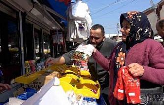 Bolu’da pazar tezgahları bayram şekerleriyle renklendi