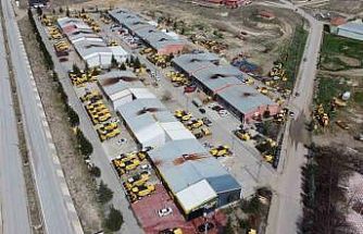 Bozkırın sarı devleri hasat için bakıma alındı