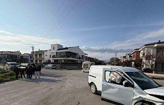 Burhaniye’de sık kaza yaşanan kavşağa düzenleme yapılması istendi