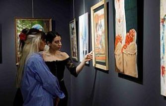 Bursa’da ‘Kadın ve Işık’ sergisi açıldı