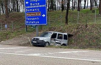 Bursa’da kamyonet ile hafif ticari araç çarpıştı: 4 yaralı
