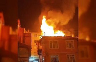 Bursa’da metruk binanın çatı katı alevlere teslim oldu