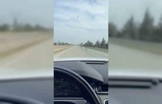 Bursa’da motor üstünde yatarak tehlikeli yolculuk