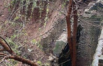 Bursa’da yağış sonrası istinat duvarı çöktü