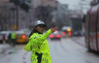 Bursalılar bayram namazında Ulu Cami’ye akın etti