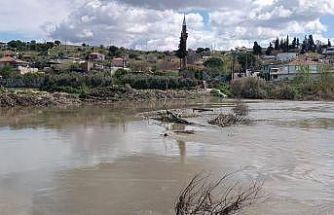 Büyük Menderes yükseldi, tarihi Taşköprü sular altında kayboldu