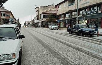 Çal’a Mart ayında kar düştü