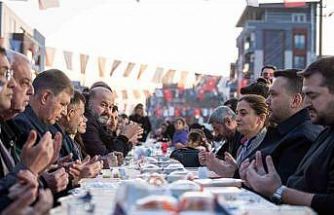 Çamdibi’nde binlerce kişilik iftar sofrası