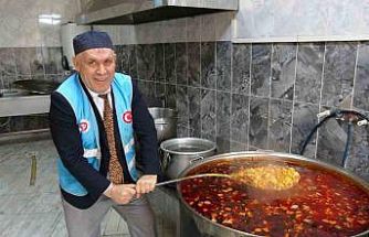 Cami cemaatinin dayanışmasıyla günlük bin 500 kişiye iftar veriliyor