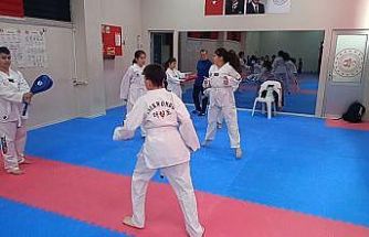 Çamlıca Kemal Unakıtan Spor Salonu’nda taekwondo rüzgarı