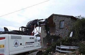 Çanakkale’de 31 kaçak yapı yıkıldı