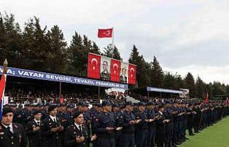 Çanakkale’de eğitimleri tamamlanan acemi erler yemin etti