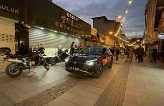 Çanakkale’de kar vaadiyle vatandaşları dolandıran kuyumcunun işletmesinde yapılan incelemede sahte altınlar ortaya çıktı