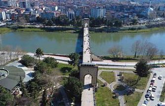 Çarşamba’da bahar: Vatandaşlar sokağa akın etti