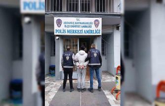 Cezaevinden kaçtı, ilçe merkezine doğru koşarken kayalık alanda yakalandı