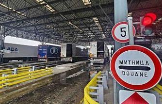 Çikolata  dolu çantadan 220 bin Euro çıktı