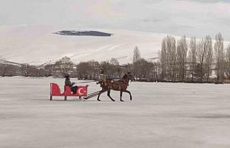 Çıldır Gölü’nde atlı kızak sezonu sona eriyor
