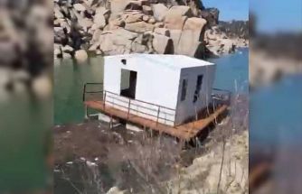 Çine Barajı’nda yüzen ev