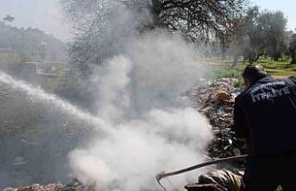 Çöplük alanda çıkan yangın ekipleri harekete geçirdi