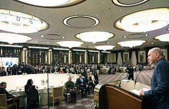 Cumhurbaşkanı Erdoğan: "Kıymetli öğretmenlerimize karşı şiddete toleransımız yoktur"