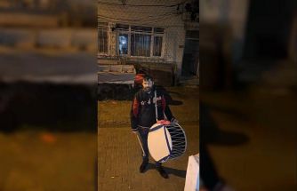 Davulcunun bahşiş pazarlığı gülümsetti