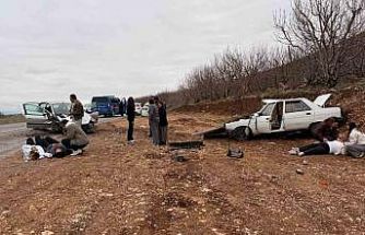 Denizli’de iki ayrı trafik kazasında 8 kişi yaralandı