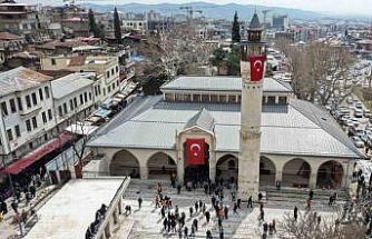Depremde hasar gören 583 yıllık Ulu Cami yeniden ibadete açıldı