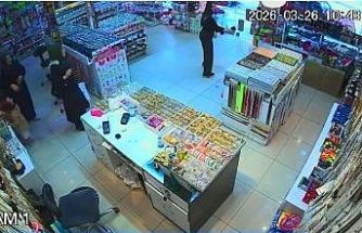 Depreme alışverişte yakalandılar, yarıda bırakıp kaçtılar