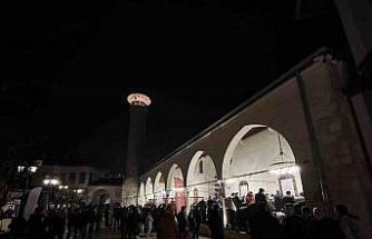 Depremin ardından yeniden inşa edilen Habibi Neccar Camii, Kadir Gecesi’nde vatandaşların akınına uğradı