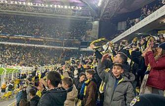 Depremzede gençler süper lig maçlarında moral buldu