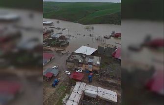 Dereler taştı, mahalle sular altında kaldı