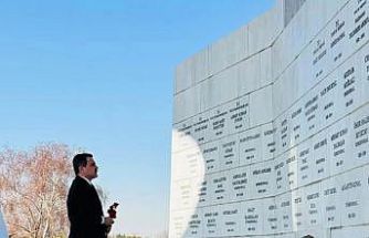 Devlet Büyükleri Anıt Mezarlığı’nda Anma Programı Gerçekleştirildi