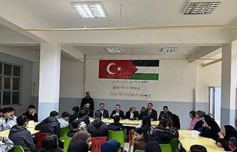 Dicle Kaymakamı Mustafa Atış, lise öğrencileriyle iftarda bir araya geldi