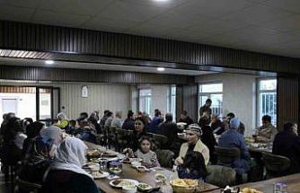 Dicle Kaymakamı Mustafa Atış, şehit yakınları ve gazilerle iftarda buluştu