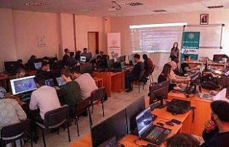 Dijital dünyanın savunucuları Serhat’ta yetişiyor