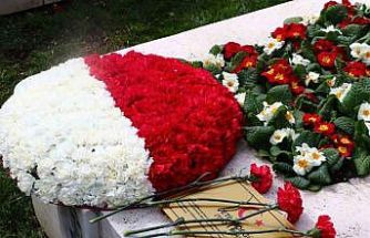 Dışişleri Bakan Yardımcısı Gümrükçü: "Çanakkale Zaferi, bir neslin belki de en parlak temsilcilerini yitirdiğimiz destansı bir mücadele ve direniştir"