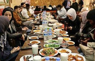 Diyarbakır Bismil Türkmenler Derneği iftar programı düzenledi