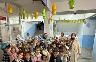 Diyarbakır’da minik öğrencilerden "Bir Avuç İyilik" Projesi