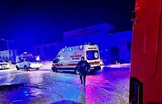 Doğuma giderken göle dönen yolda mahsur kalan kadının yardımına itfaiye yetişti