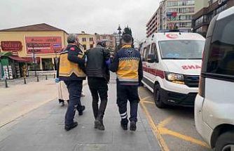 Dolmuşta fenalaşan yolcu hastaneye kaldırıldı