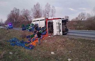 Domaniç’te kamyonet takla attı: 2 yaralı