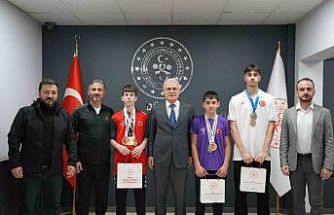 Düzce’nin Şampiyon Taekwondocuları şehri gururulandırıyor