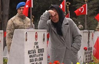 Edirnekapı Şehitliği’nde bayram öncesi hüzünlü ziyaret