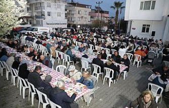 Edremit Belediyesi iftar sofraları Altınoluk’ta kuruldu