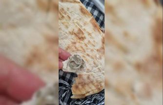 Ekmeğin içerisinden bozuk para halkası çıktı