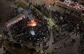 Elazığ’da yüzlerce kişi aynı anda halay çekti: O anlar böyle görüntülendi