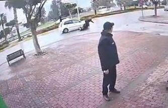 Elektrikli bisiklet sürücüsünü yola savuran kaza kamerada